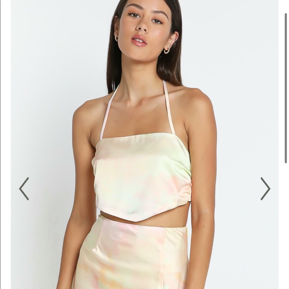SHOWPO - Halter top, open back - IN YELLOW TIE DYE - Picture 6 of 7